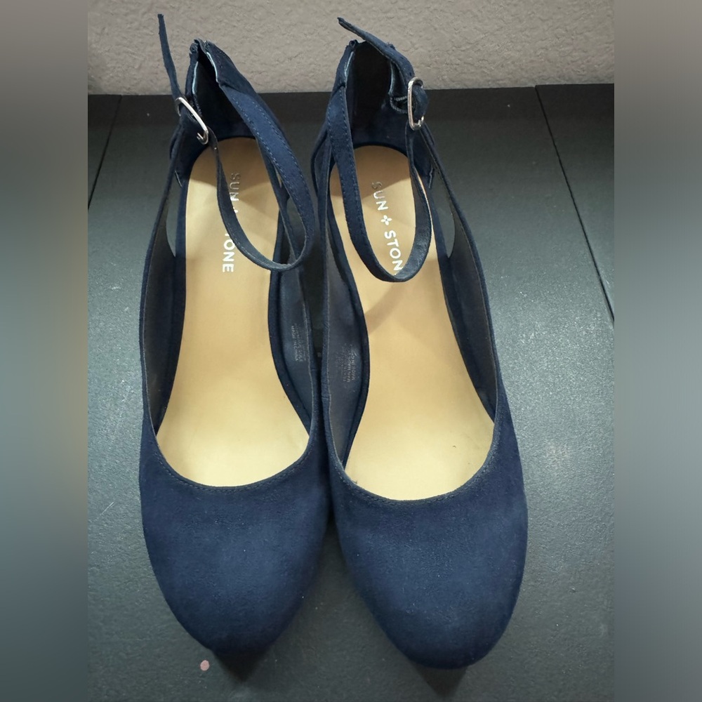 Navy blue “velvet” feel low wedge size 9 1/2m